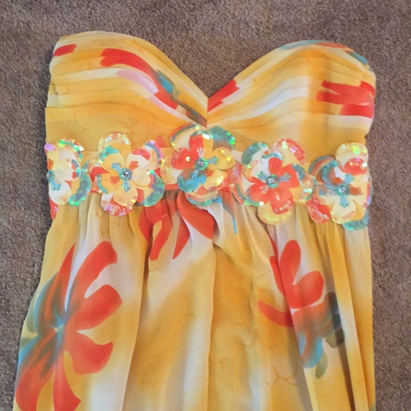 Prom dress - Picture 2 of 6